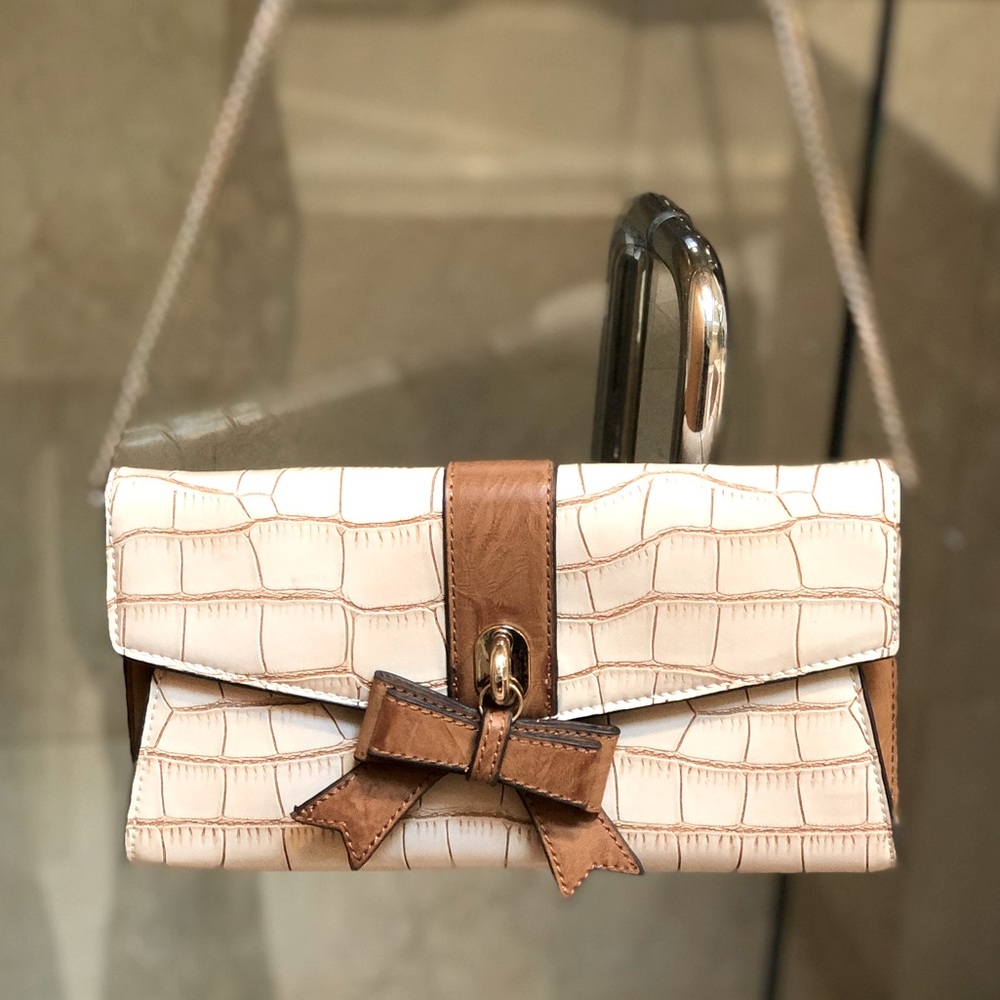 Dual way bow tie bag